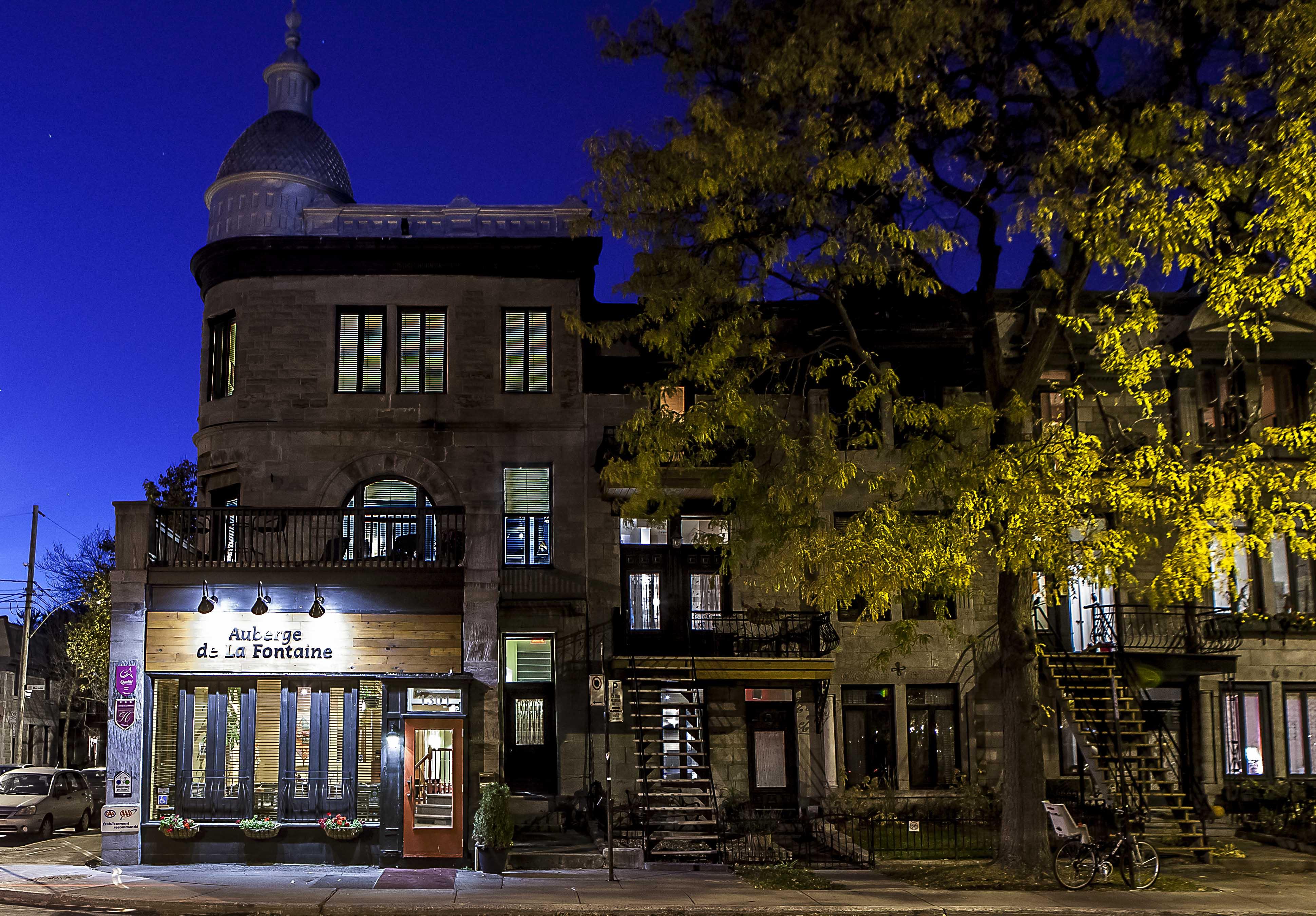 Auberge De La Fontaine Montreal Bagian luar foto