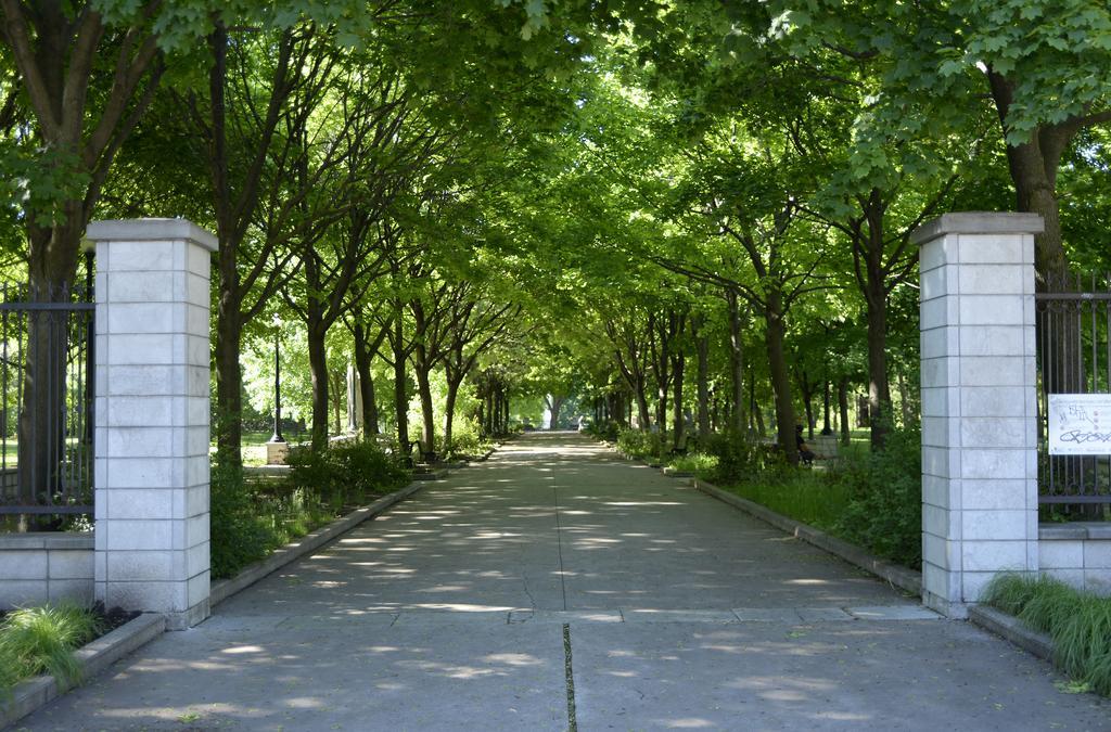 Auberge De La Fontaine Montreal Bagian luar foto
