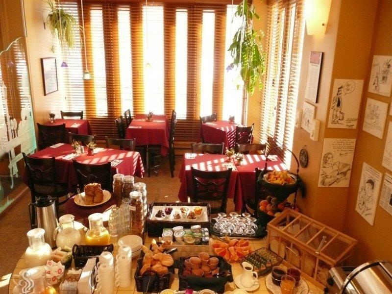 Auberge De La Fontaine Montreal Bagian luar foto