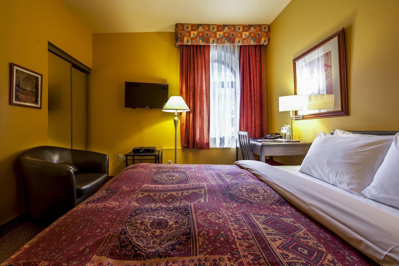 Auberge De La Fontaine Montreal Bagian luar foto