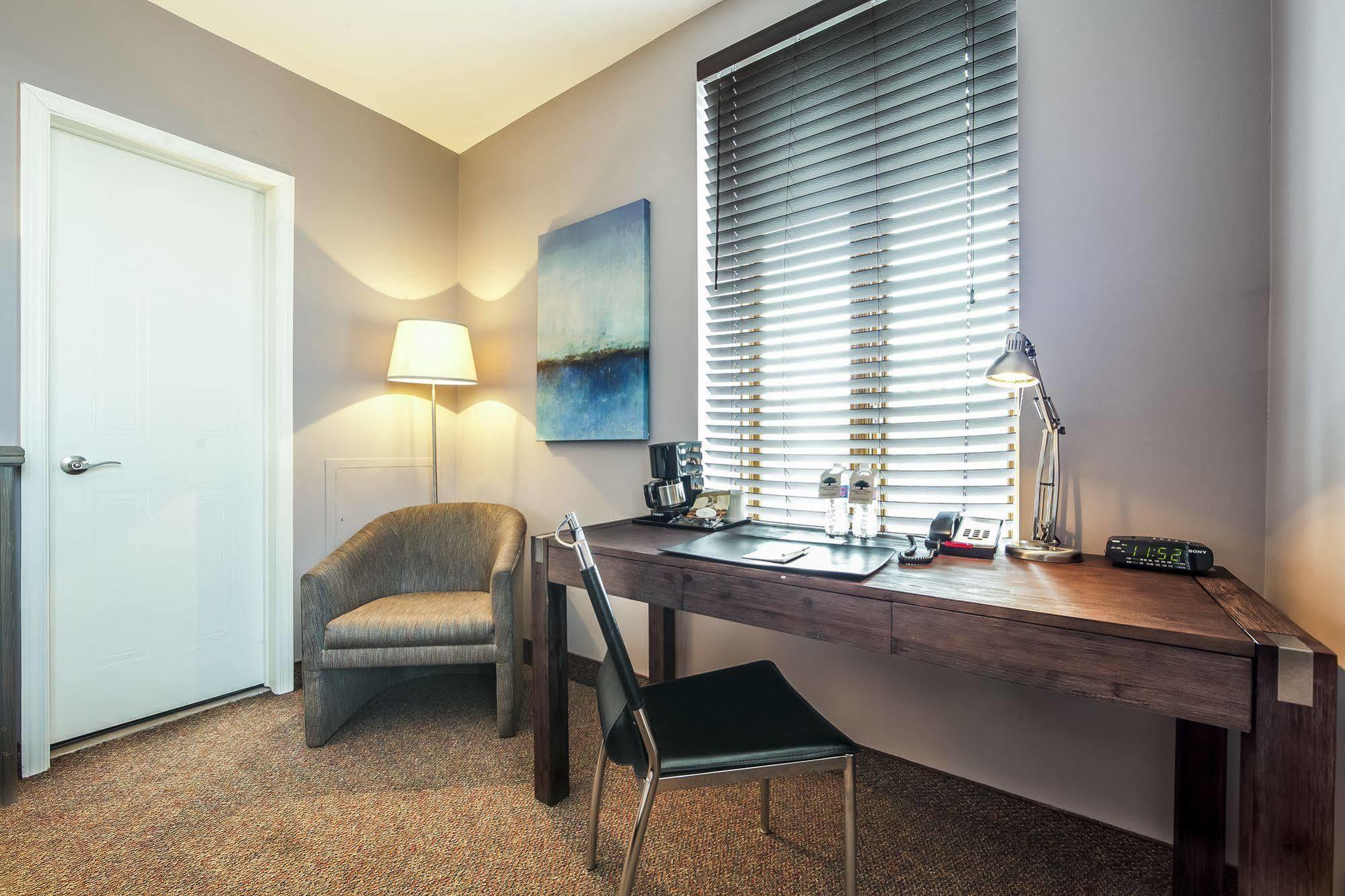 Auberge De La Fontaine Montreal Bagian luar foto
