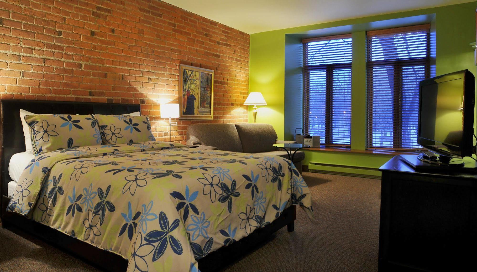 Auberge De La Fontaine Montreal Bagian luar foto
