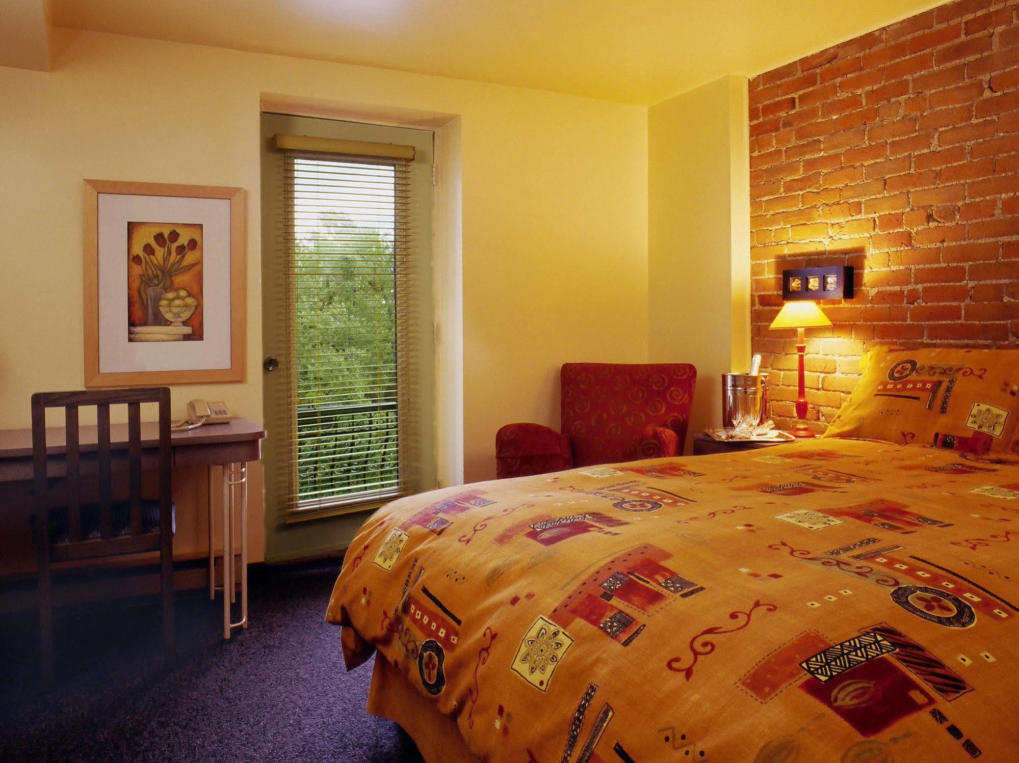 Auberge De La Fontaine Montreal Ruang foto