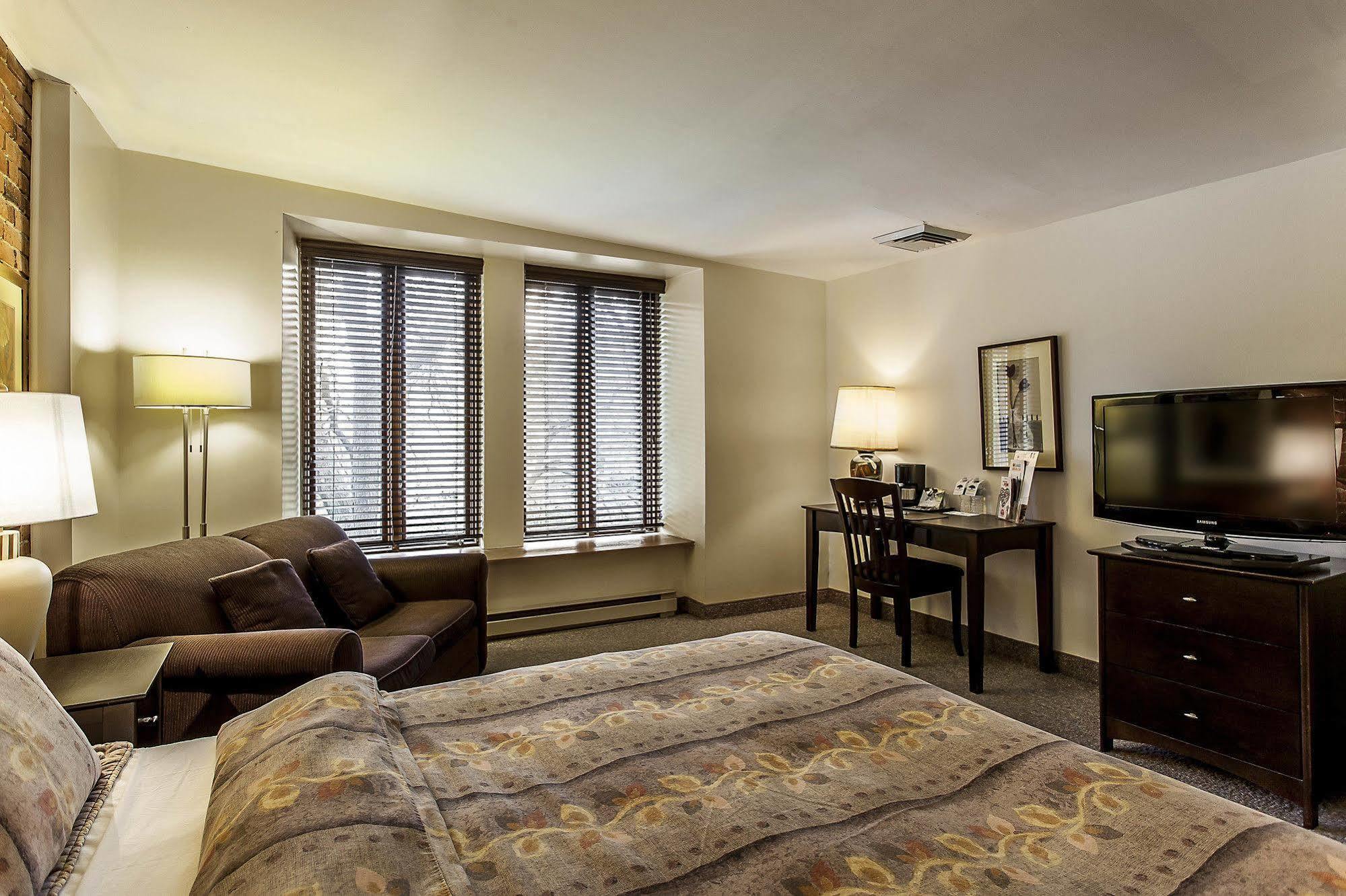 Auberge De La Fontaine Montreal Bagian luar foto